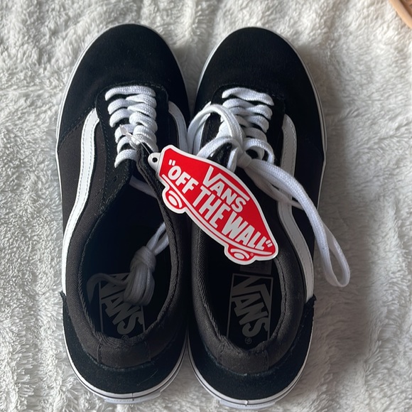 ❤️NEW!!!❤️ Vans “Off the Wall” Shoes. - Picture 3 of 8